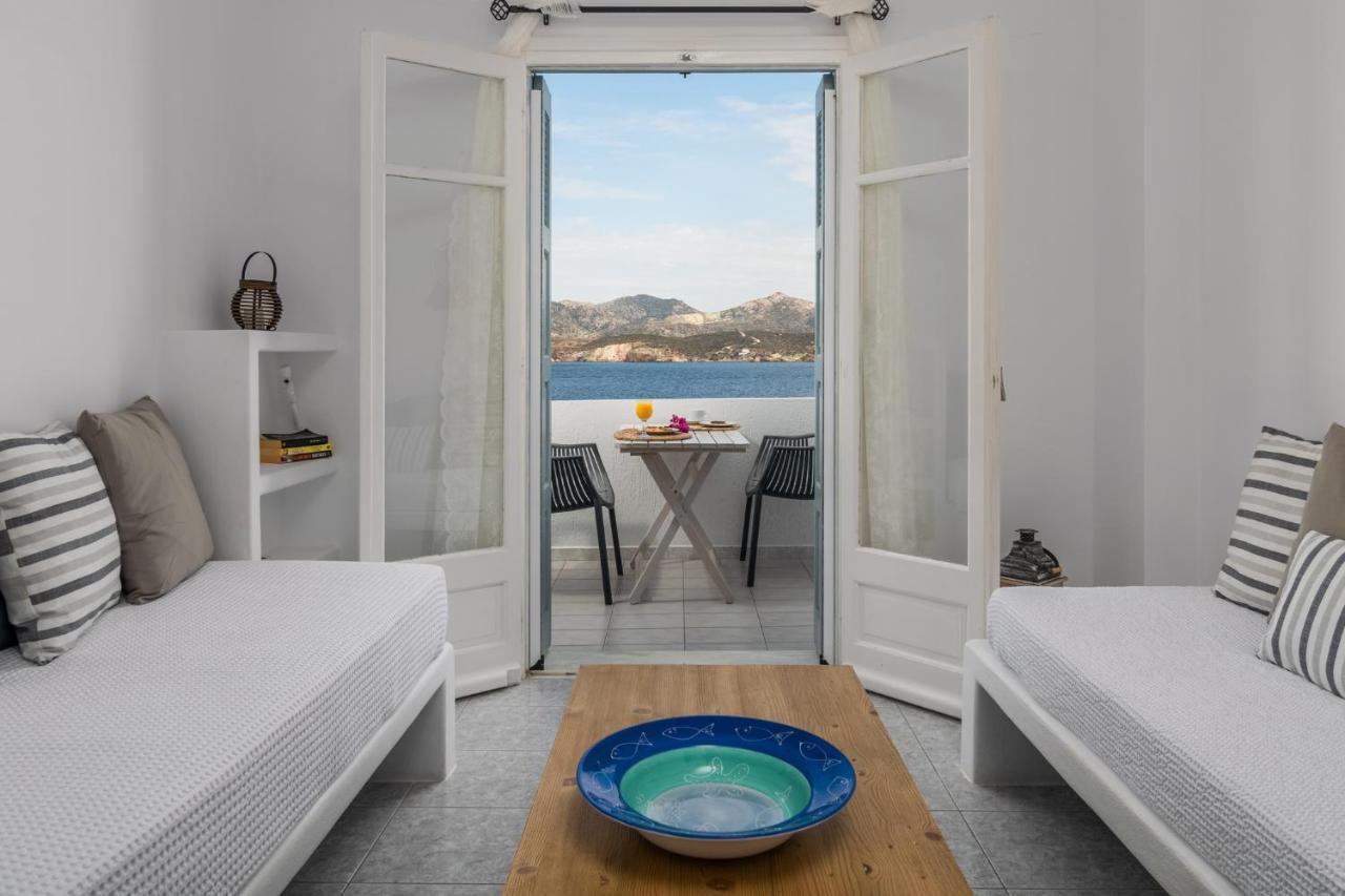 Venia'S Guesthouse Pollonia Ngoại thất bức ảnh