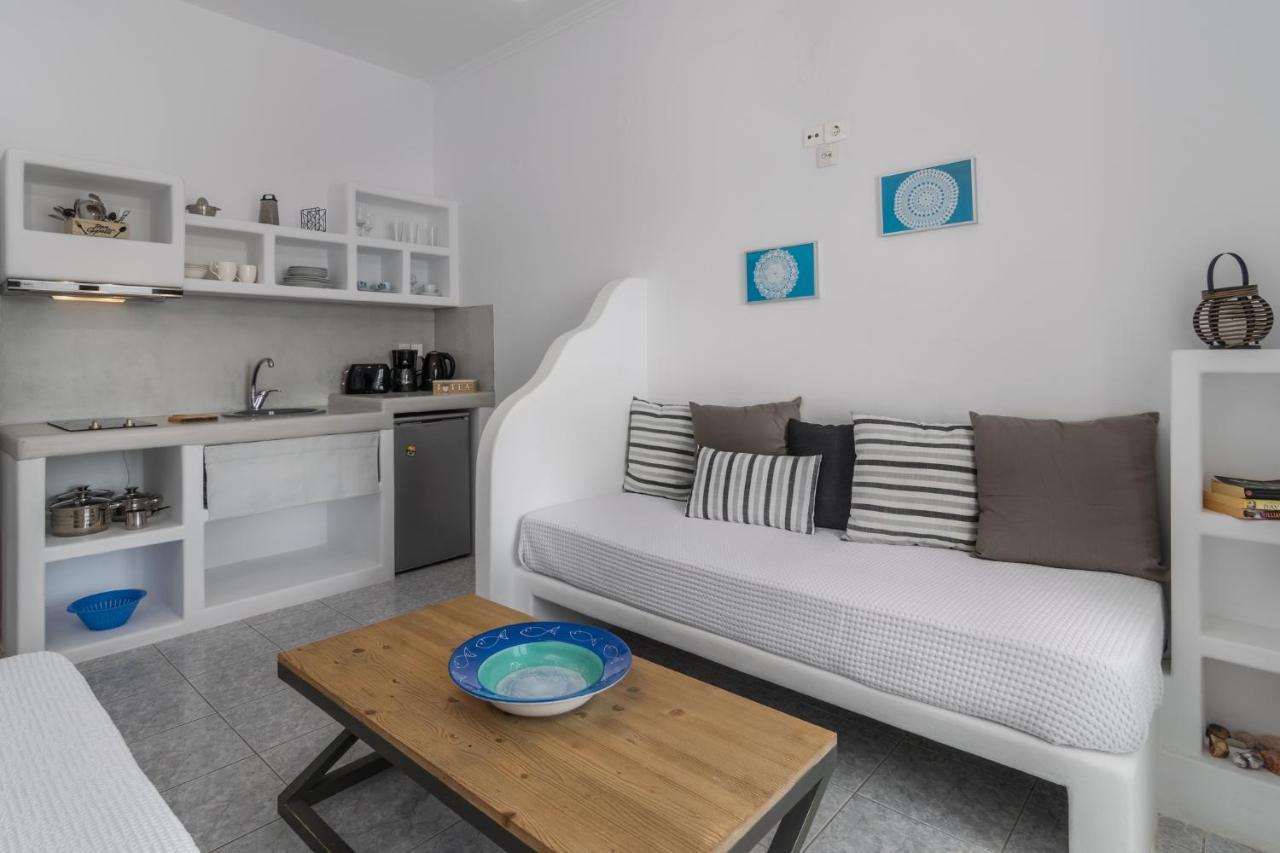Venia'S Guesthouse Pollonia Ngoại thất bức ảnh
