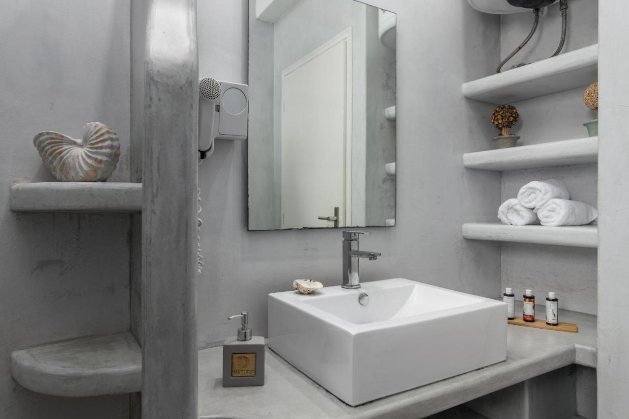 Venia'S Guesthouse Pollonia Ngoại thất bức ảnh