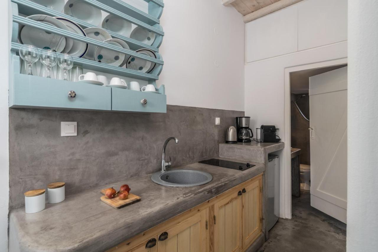 Venia'S Guesthouse Pollonia Ngoại thất bức ảnh