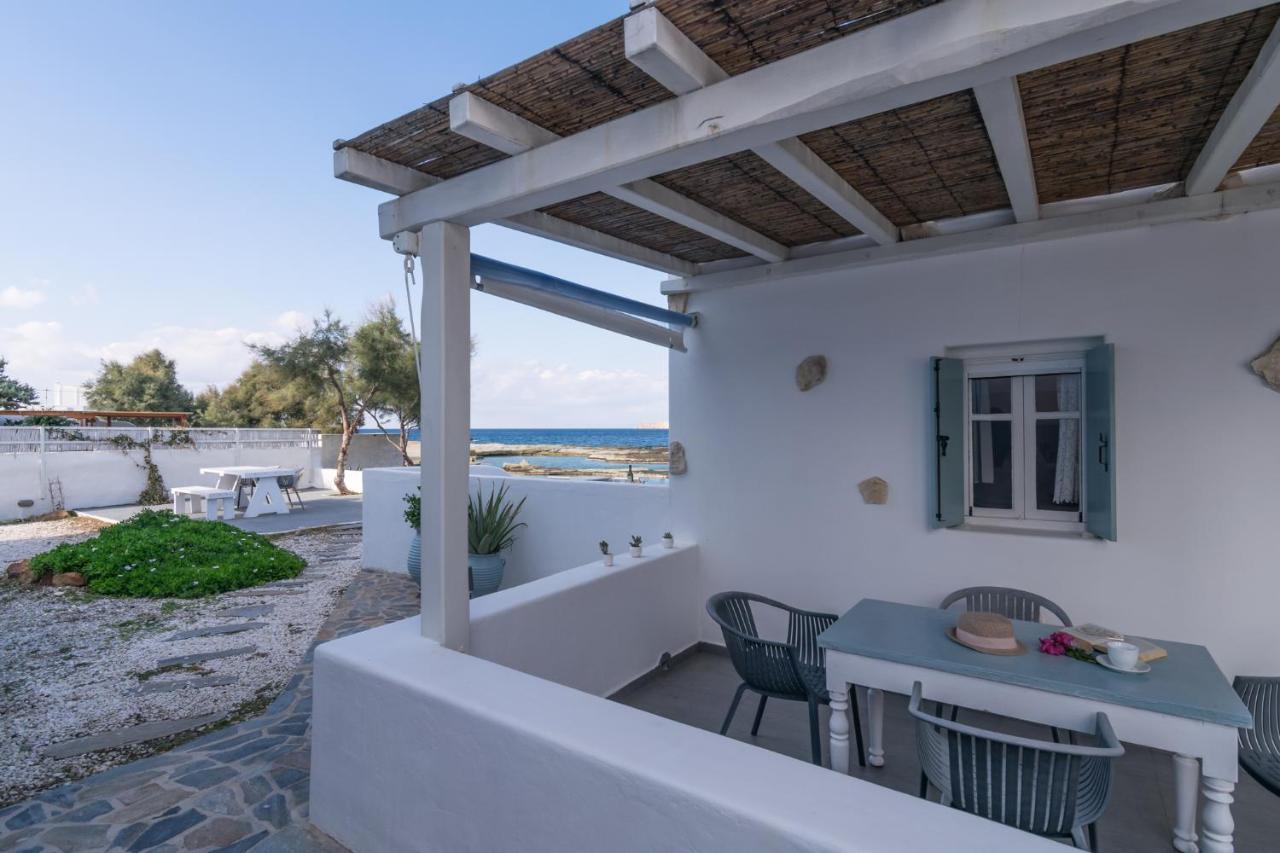Venia'S Guesthouse Pollonia Ngoại thất bức ảnh