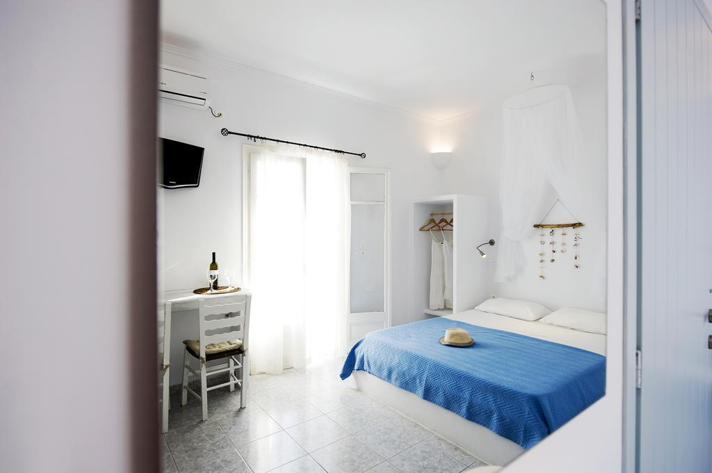 Venia'S Guesthouse Pollonia Ngoại thất bức ảnh